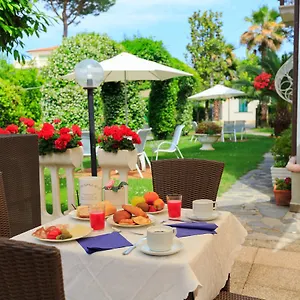 Ambra 2*, Forte dei Marmi Italy